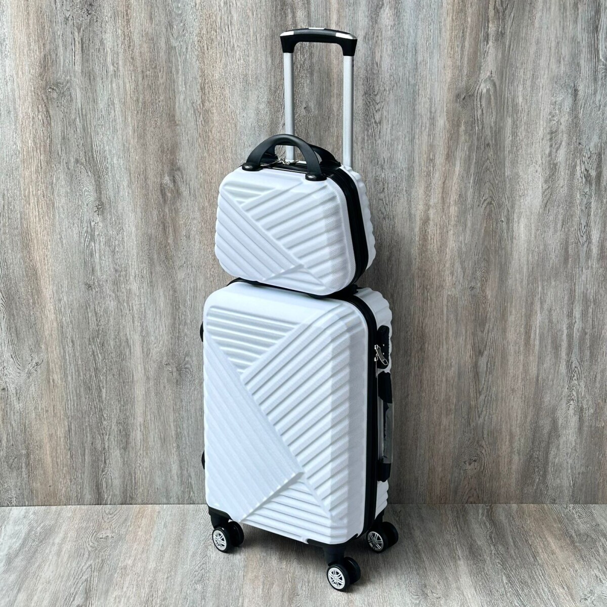 Set Valija Chica Carry On De Cabina + Neceser Beauty Rígido 
