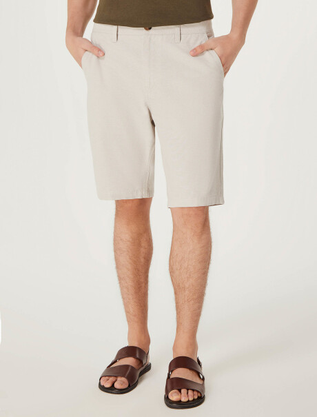 BERMUDA DE SARGA MODELO CHINO BEIGE