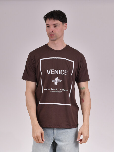 REMERA VENICE MARRON