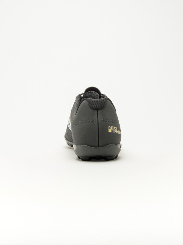 CALZADO NEO STRIKE Umbro Hombre 129