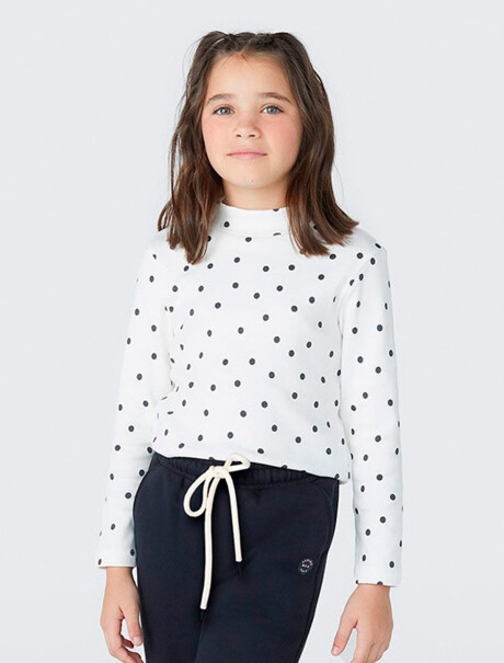 POLERA ESTAMPADA MODELO SLIM BLANCO