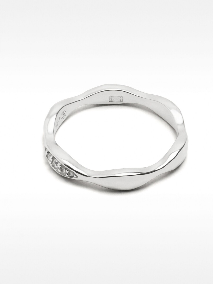 Anillo De Onda Con Circonitas – Plata De Ley 925 plateado