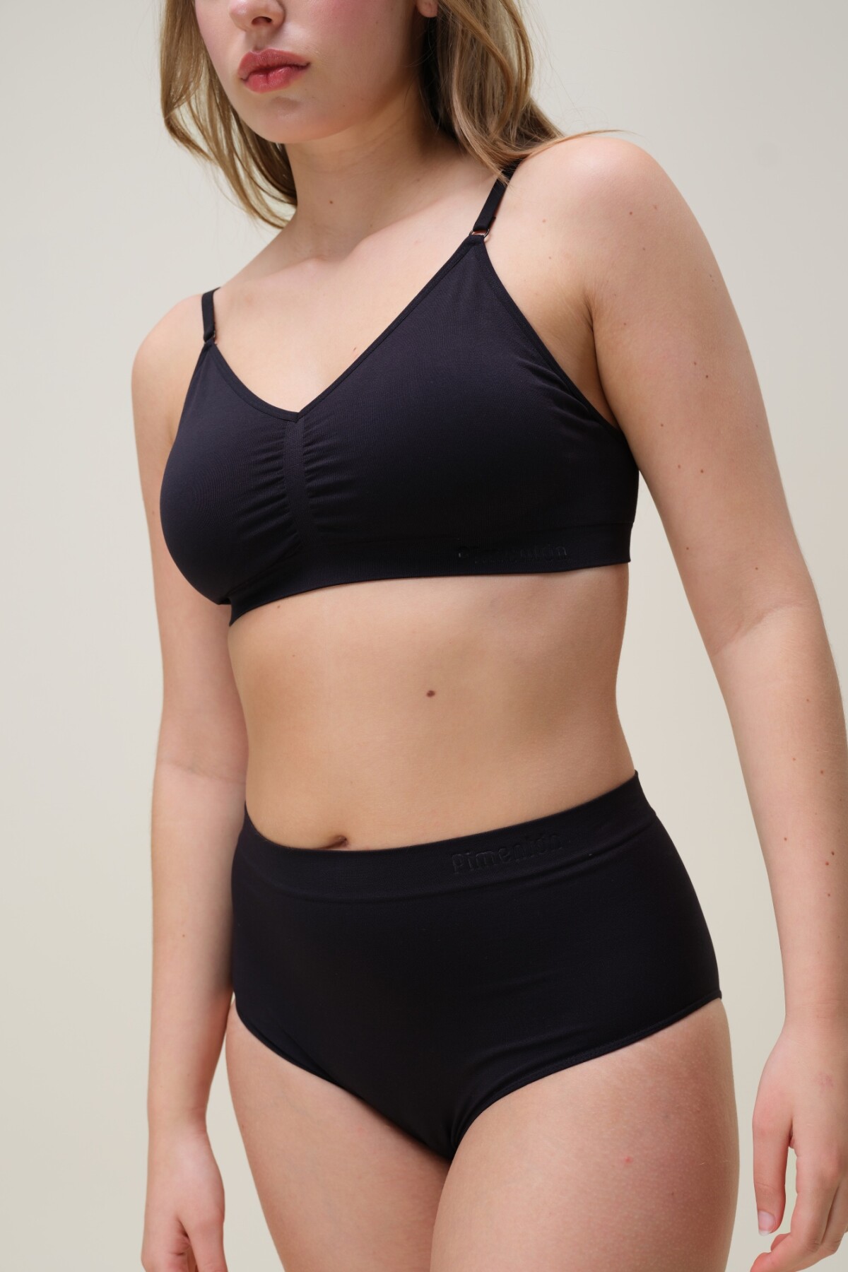 Tiro Alto Seamless Negro