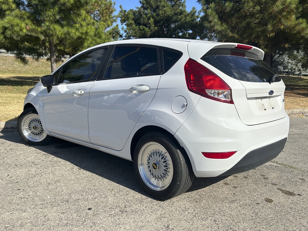 Ford Fiesta 2018 EXCELENTE ESTADO! | Permuta / Financia Ford Fiesta 2018 EXCELENTE ESTADO! | Permuta / Financia