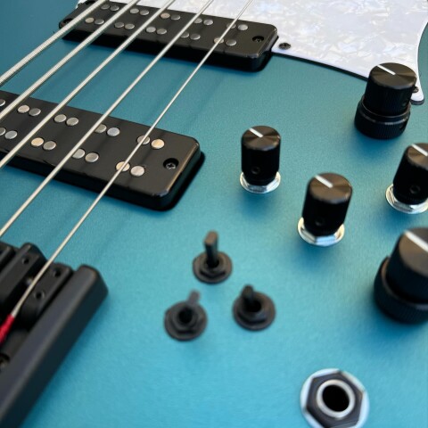 ALPHA Classic 5 string “Aquamarine di piaggio” ALPHA Classic 5 string “Aquamarine di piaggio”