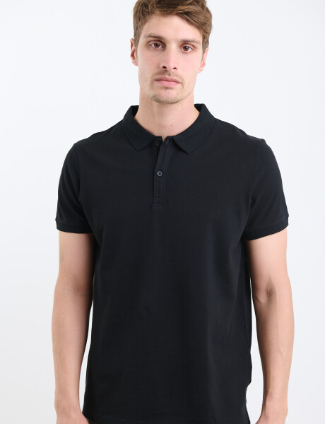 520694 REMERA FERAUD Negro