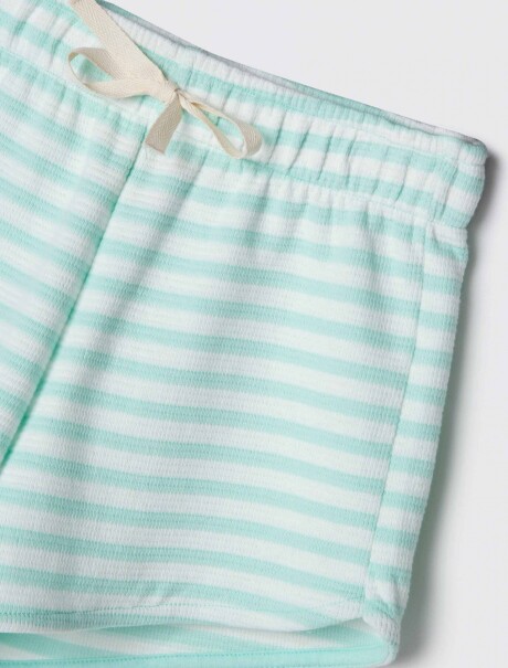 SHORT INFANTIL CON ESTAMPADO VERDE