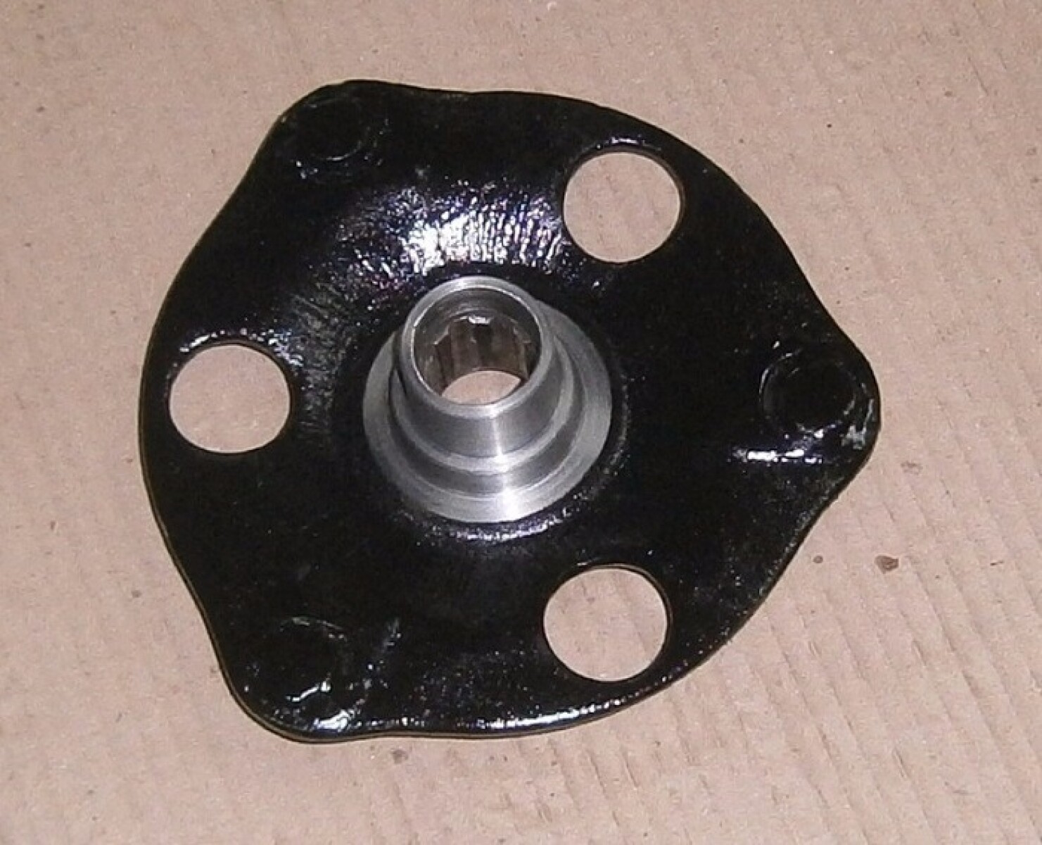 MAZA DE RUEDA CITROEN - PEUGEOT DEL. 3CV-AMI8 - 