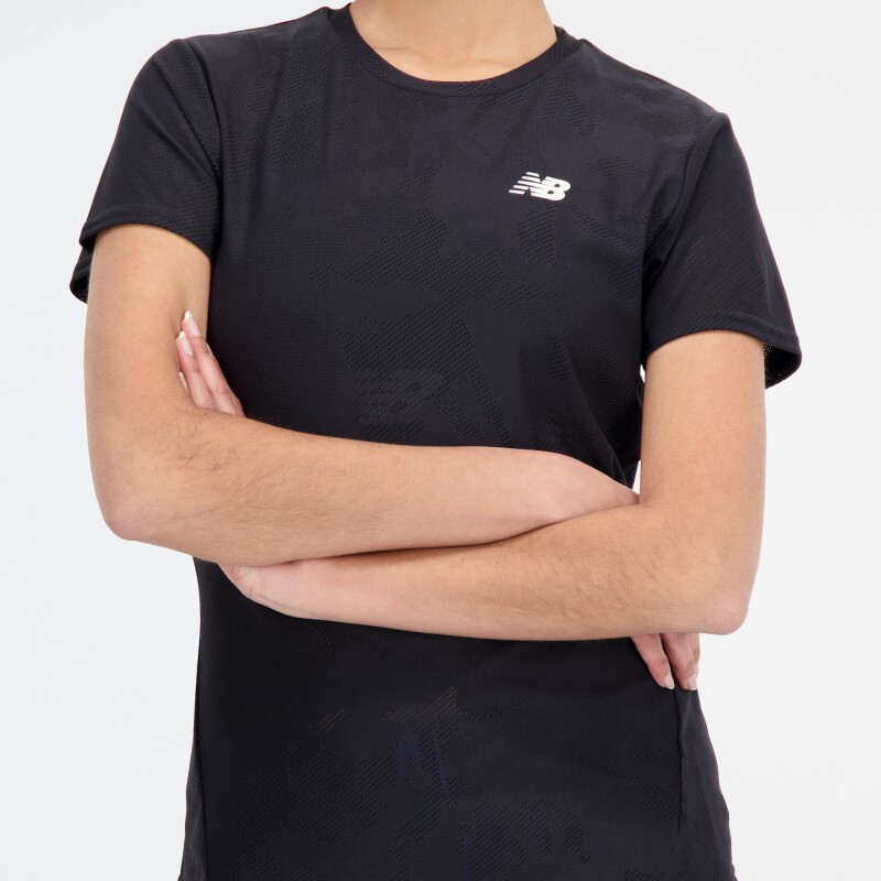 Remera New Balance de Dama - Q Speed - WT33281BK BLACK