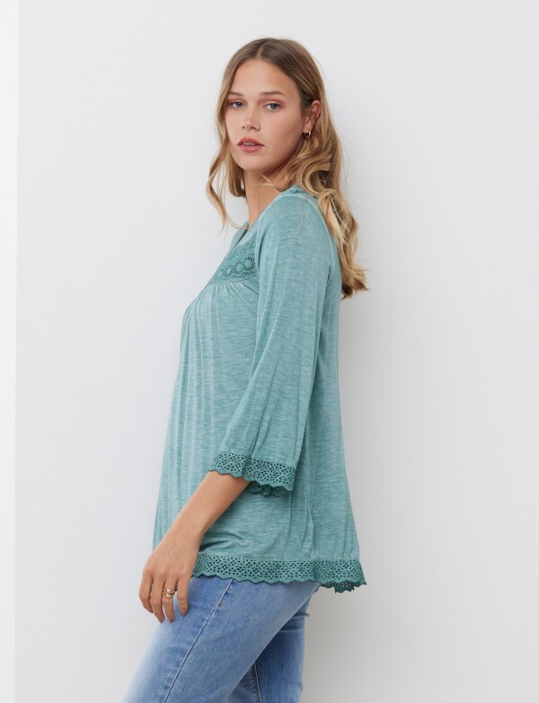 Remera Broderie VERDE