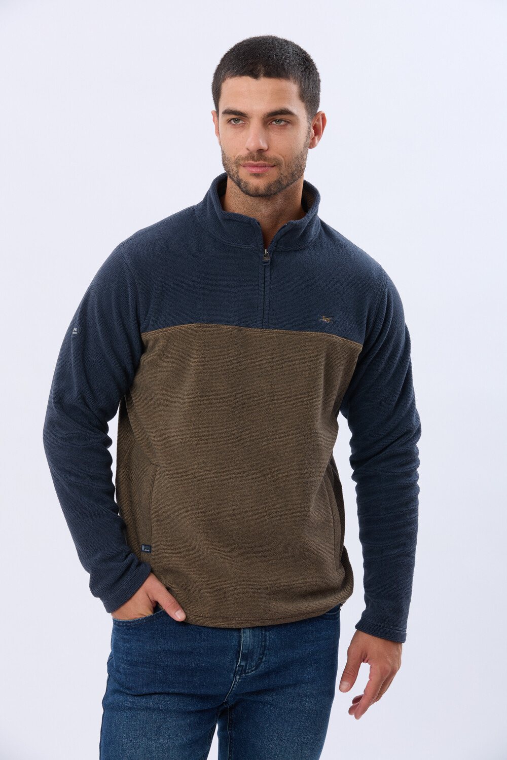 BUZO MEDIO CIERRE TEXTURADO Beige
