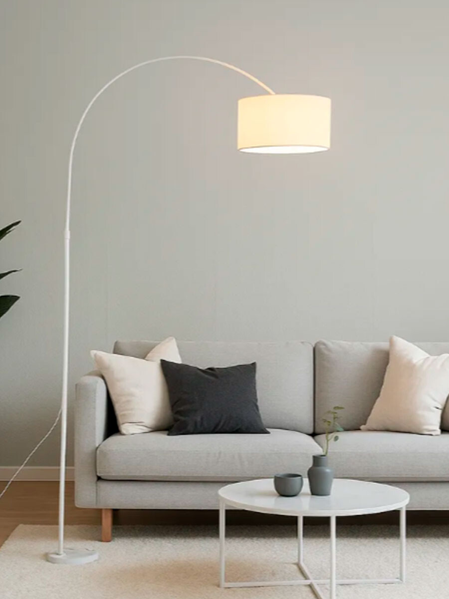 LAMPARA DE PIE CON PANTALLA - BLANCO 