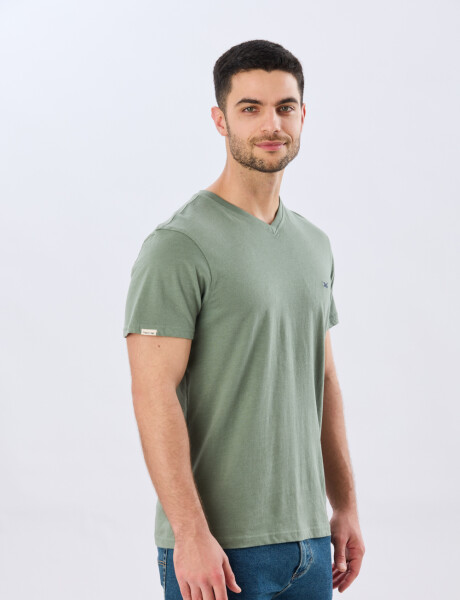 REMERA BÁSICA V DE ALGODÓN Verde