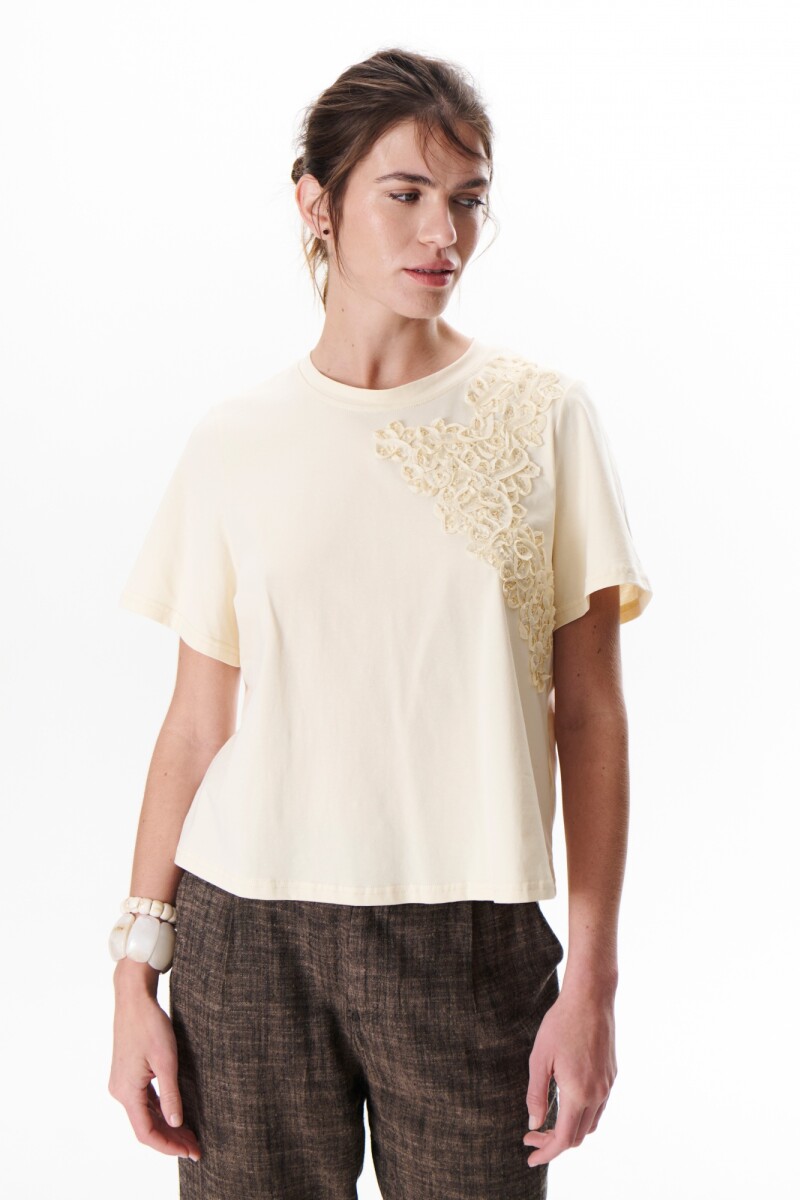 REMERA BLOOM CRUDO