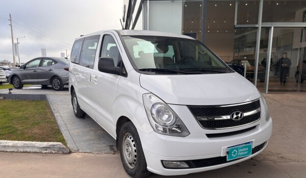 Hyundai H1 12 Plz MiniBus GLS Diesel - 2014 Hyundai H1 12 Plz MiniBus GLS Diesel - 2014