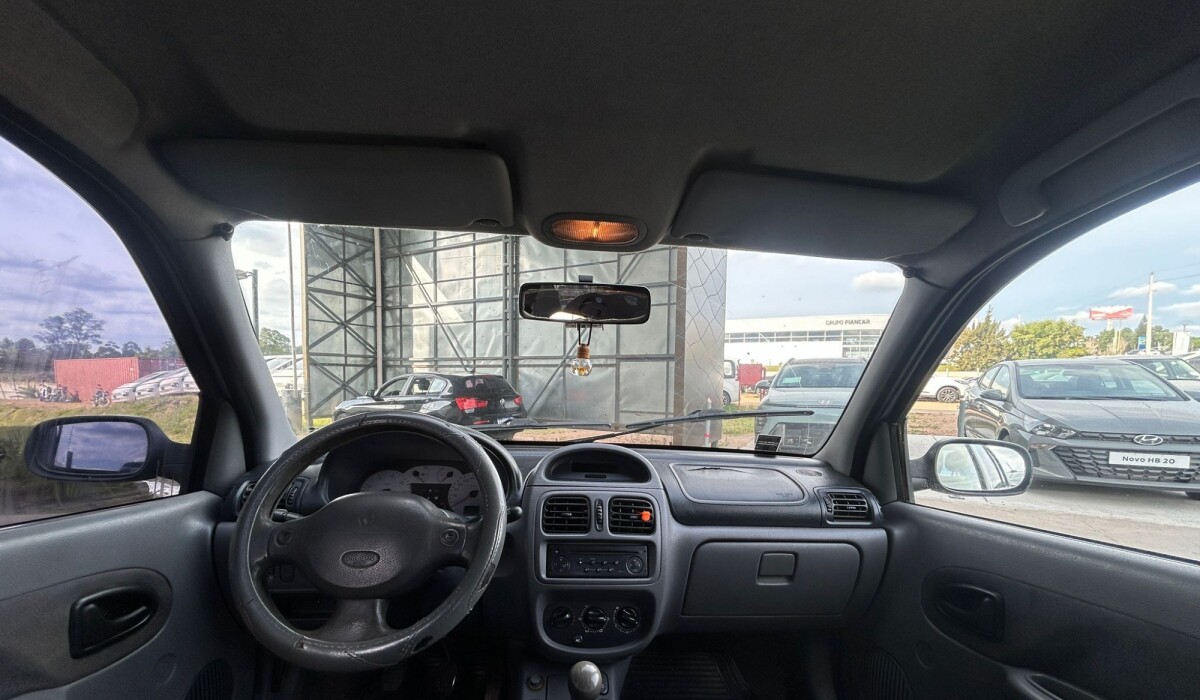 Renault Clio RT 1.6 - 2000 Renault Clio RT 1.6 - 2000