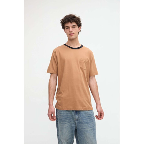 Remera Jay Tostado