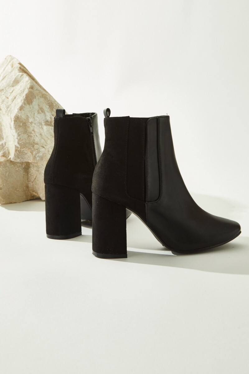 Bota taco alto - negro — Lolita