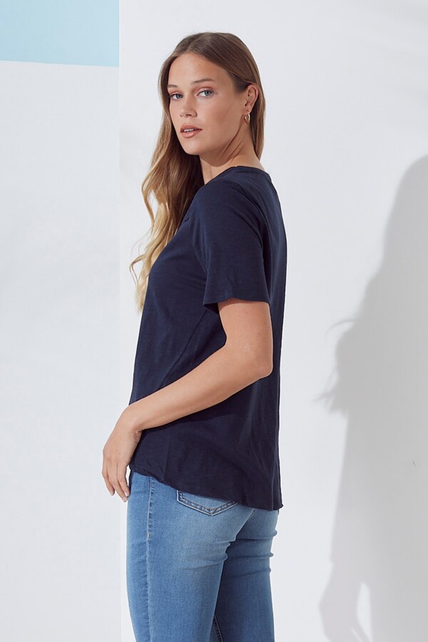 Remera Bordado AZUL