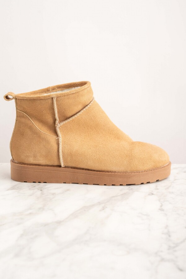 Bota Gamuza Con Corderito Arena