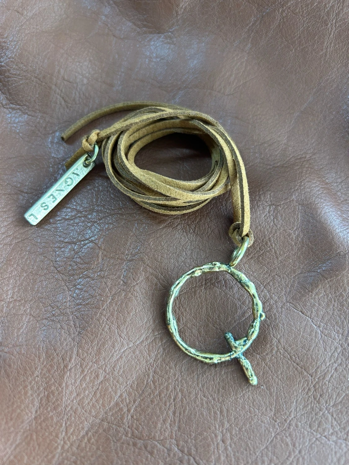 Spelling Necklace - Q