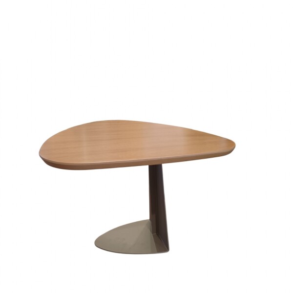 Mesita De Centro de 3 lados tapa madera clara base en hierro color chocolate suave Mesita De Centro de 3 lados tapa madera clara base en hierro color chocolate suave