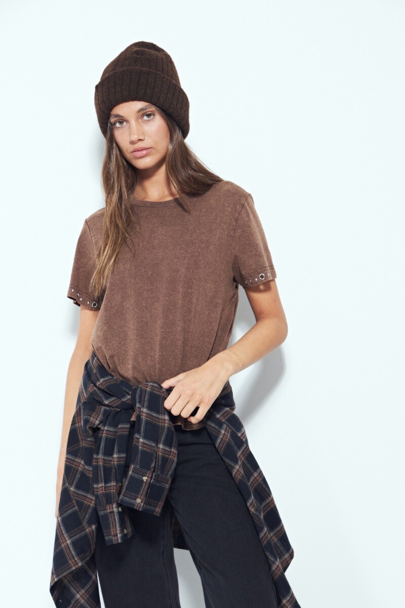 REMERA FITTONIA Chocolate