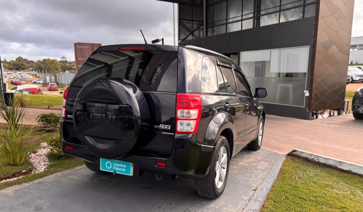 Suzuki Grand Vitara JLX - 2012 Suzuki Grand Vitara JLX - 2012