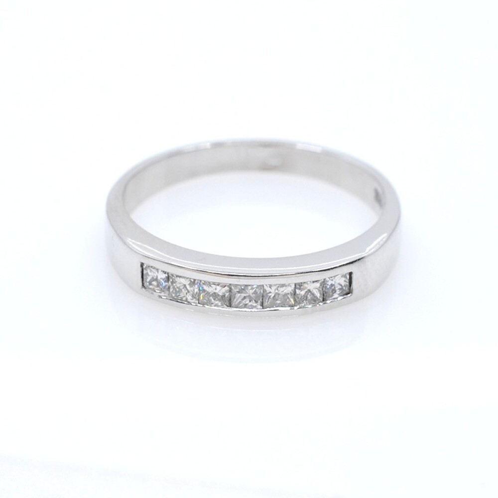 Anillo en oro 18k blanco y brillantes Anillo en oro 18k blanco y brillantes