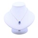 Colgante oro 18k blanco con zafiro azul oval y brillantes. Colgante oro 18k blanco con zafiro azul oval y brillantes.