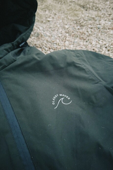 CAMPERA BAJO 0° / Verde Oscuro U