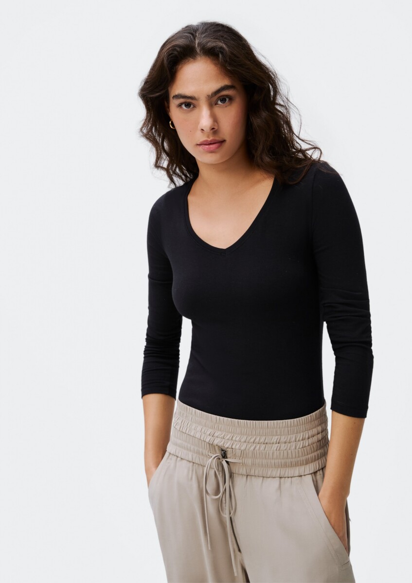 BLUSA ML FEM - PRETO ESCURO 
