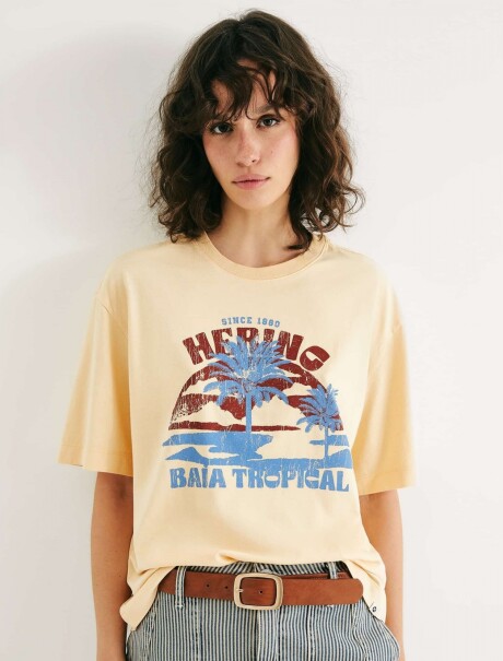 CAMISETA OVERSIZED CON ESTAMPA AMARILLO