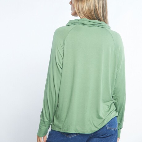 Polera Plus Size con Maxi Cuello Verde