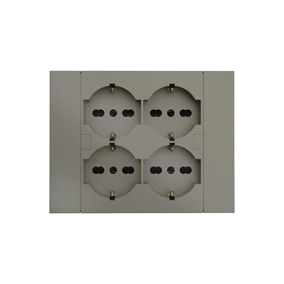 Plaqueta 4 tomas schuko plata p/caja llana M47164