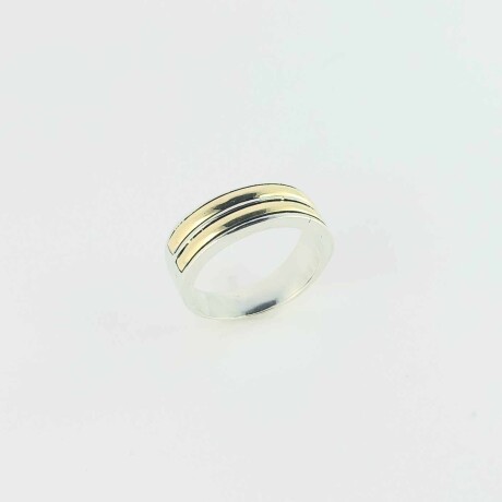 Anillo de plata 925 y double en oro 18 ktes. Anillo de plata 925 y double en oro 18 ktes.