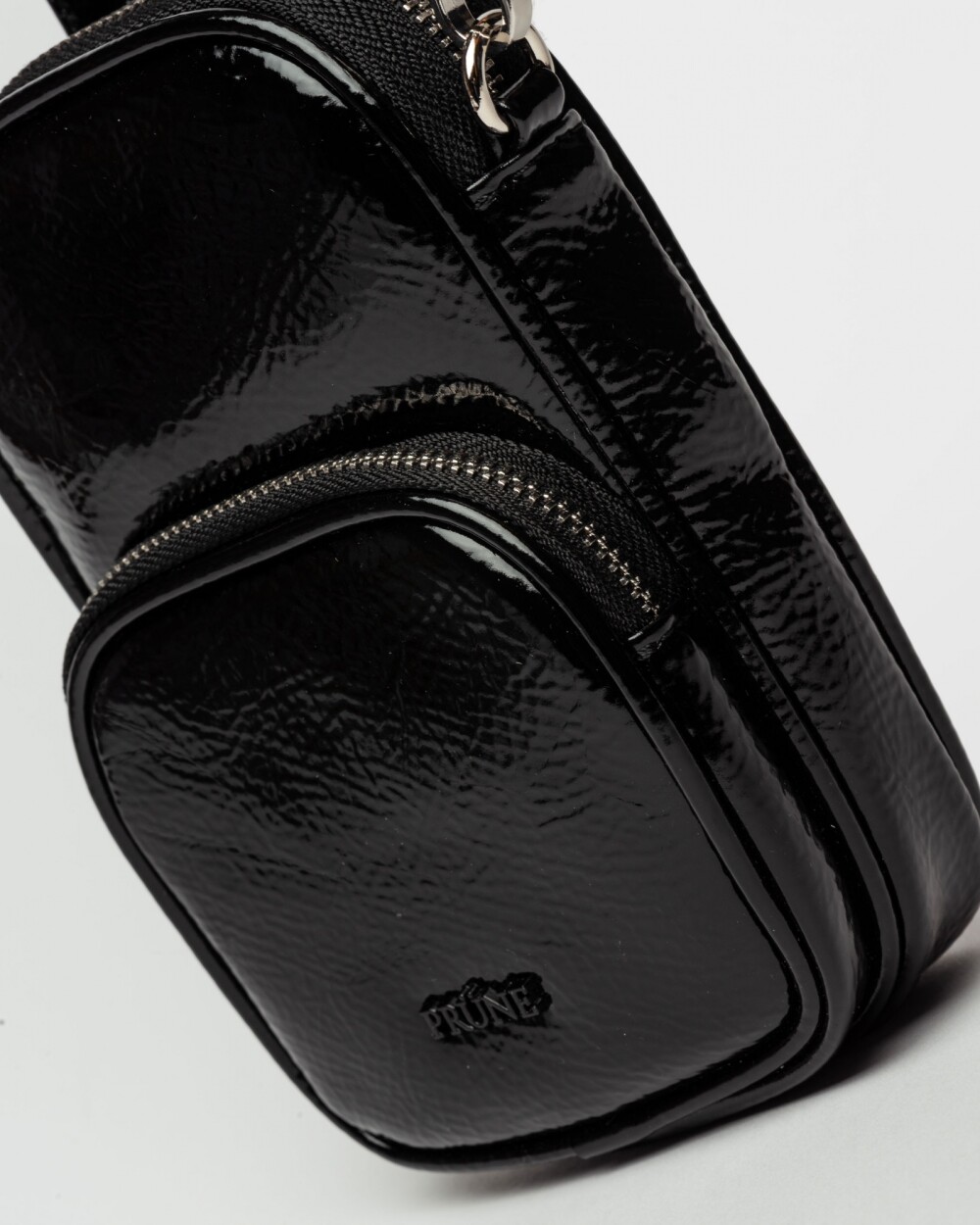 Porta Celular Baby Donna En Efecto Cuero Graneado Negro