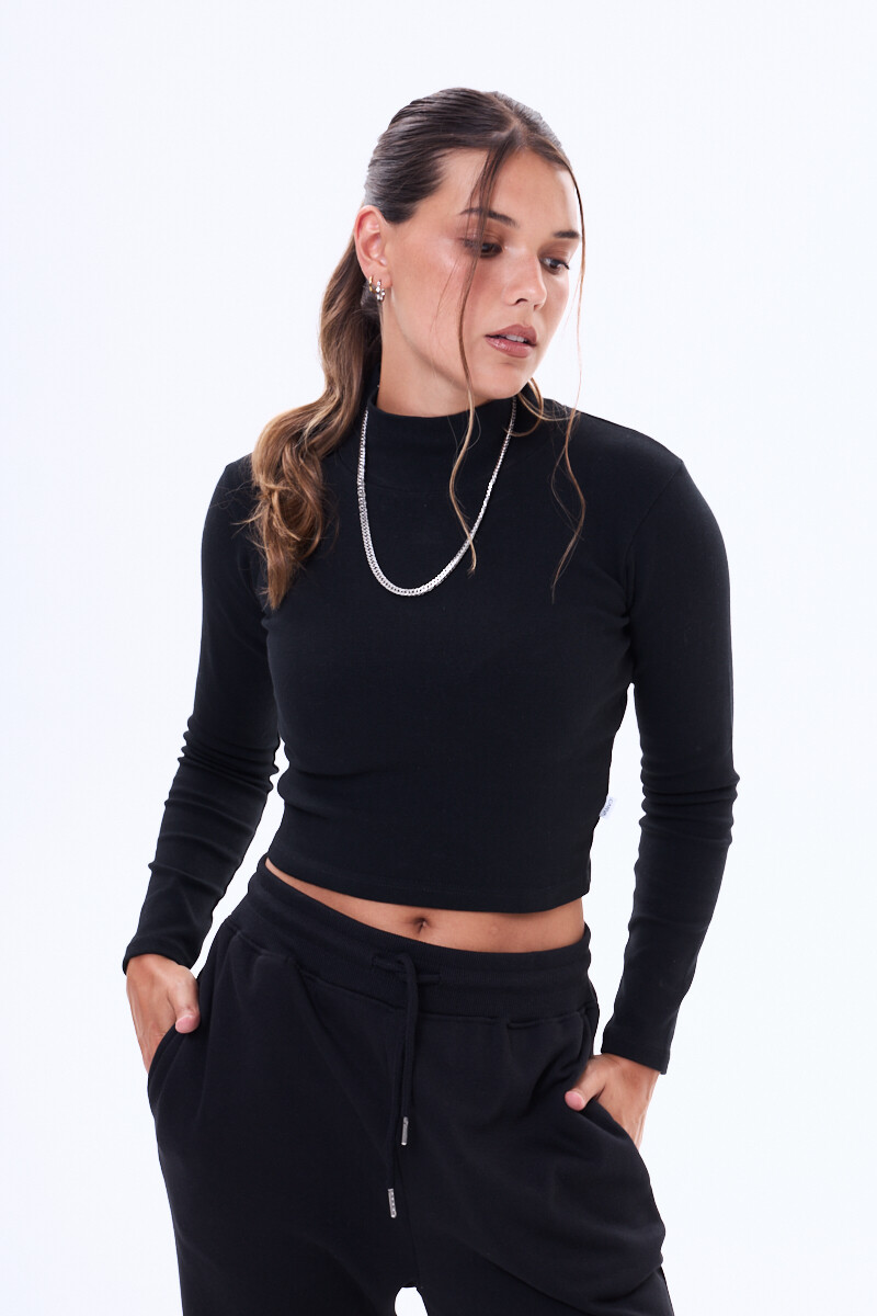 Remera Solsticio Negro