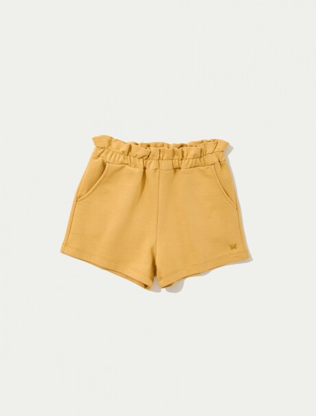 SHORT BÁSICO CON BOLSILLOS Y BORDADO AMARILLO