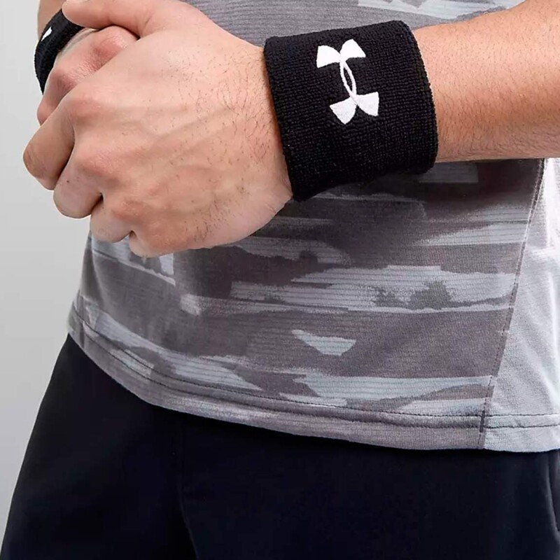 Under Armour Performance Wrist Black Negro