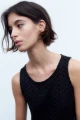 Blusa de encaje negro