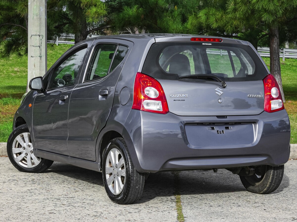 Suzuki Celerio GLX EXCELENTE ESTADO! | Permuta / Financia Suzuki Celerio GLX EXCELENTE ESTADO! | Permuta / Financia