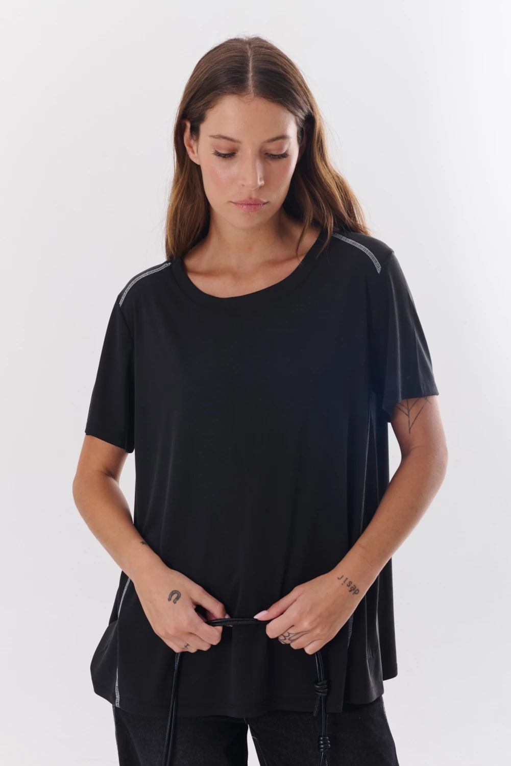 REMERA MACARENA negro 1