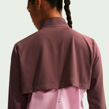 Campera Nike Tempo Swsh Hbr Dri-Fit De Mujer Morado