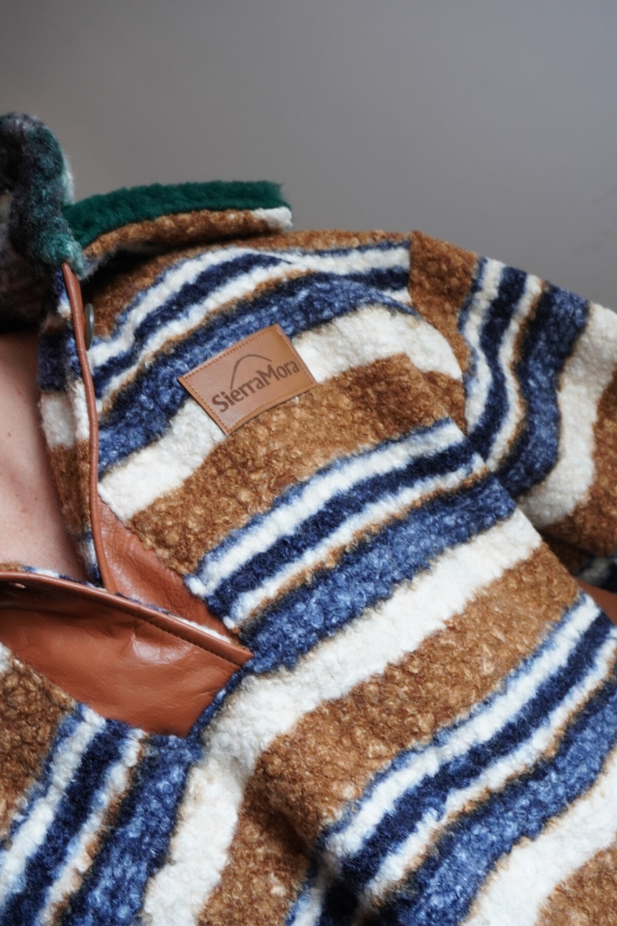 Buzo Crazy Bear Mostaza / Verde