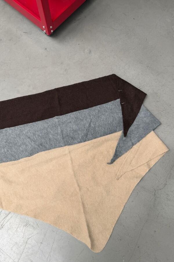 Pañuelo Knit Gris