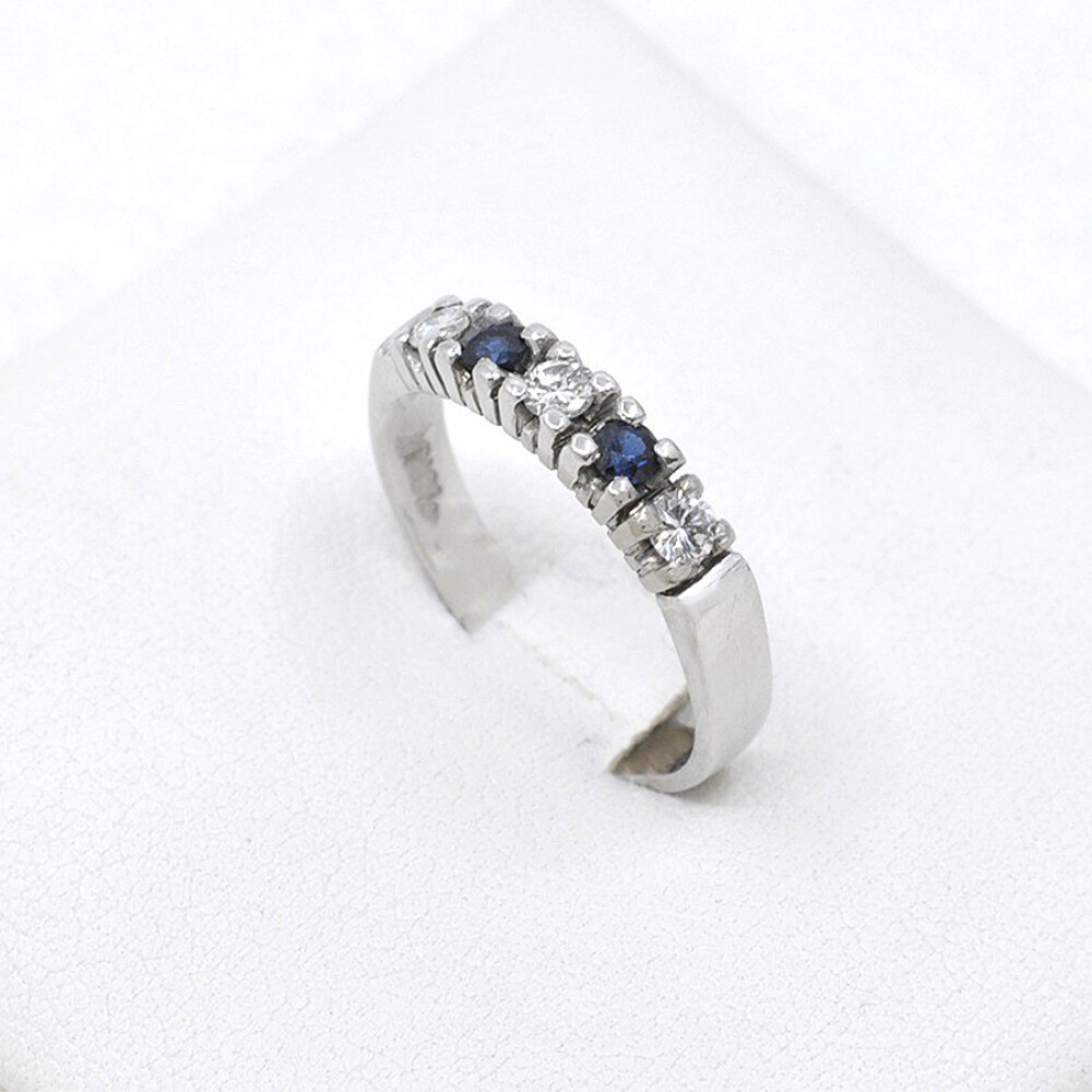 Anillo En Oro Blanco 18K, Brillantes Y Zafiros Anillo En Oro Blanco 18K, Brillantes Y Zafiros