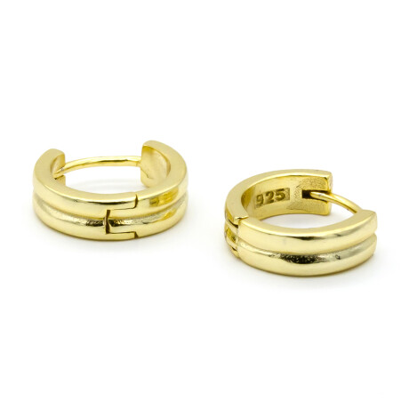 Par de aros de plata 925 con baño de oro amarillo. Par de aros de plata 925 con baño de oro amarillo.