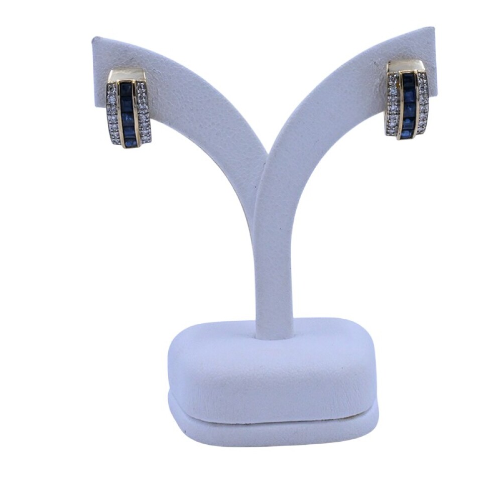 Aros en oro 18 k brillantes y zafiros carré. Aros en oro 18 k brillantes y zafiros carré.