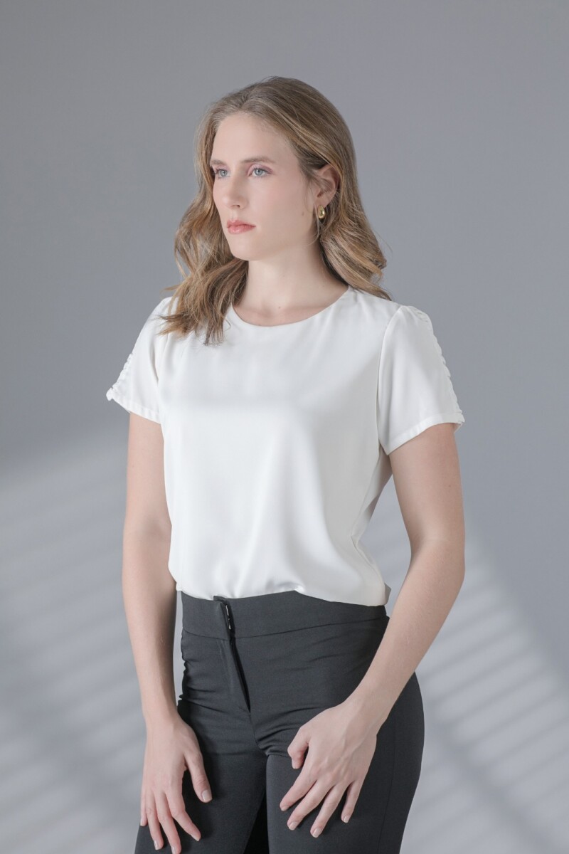 Blusa Escote Redondo. - NATURAL 